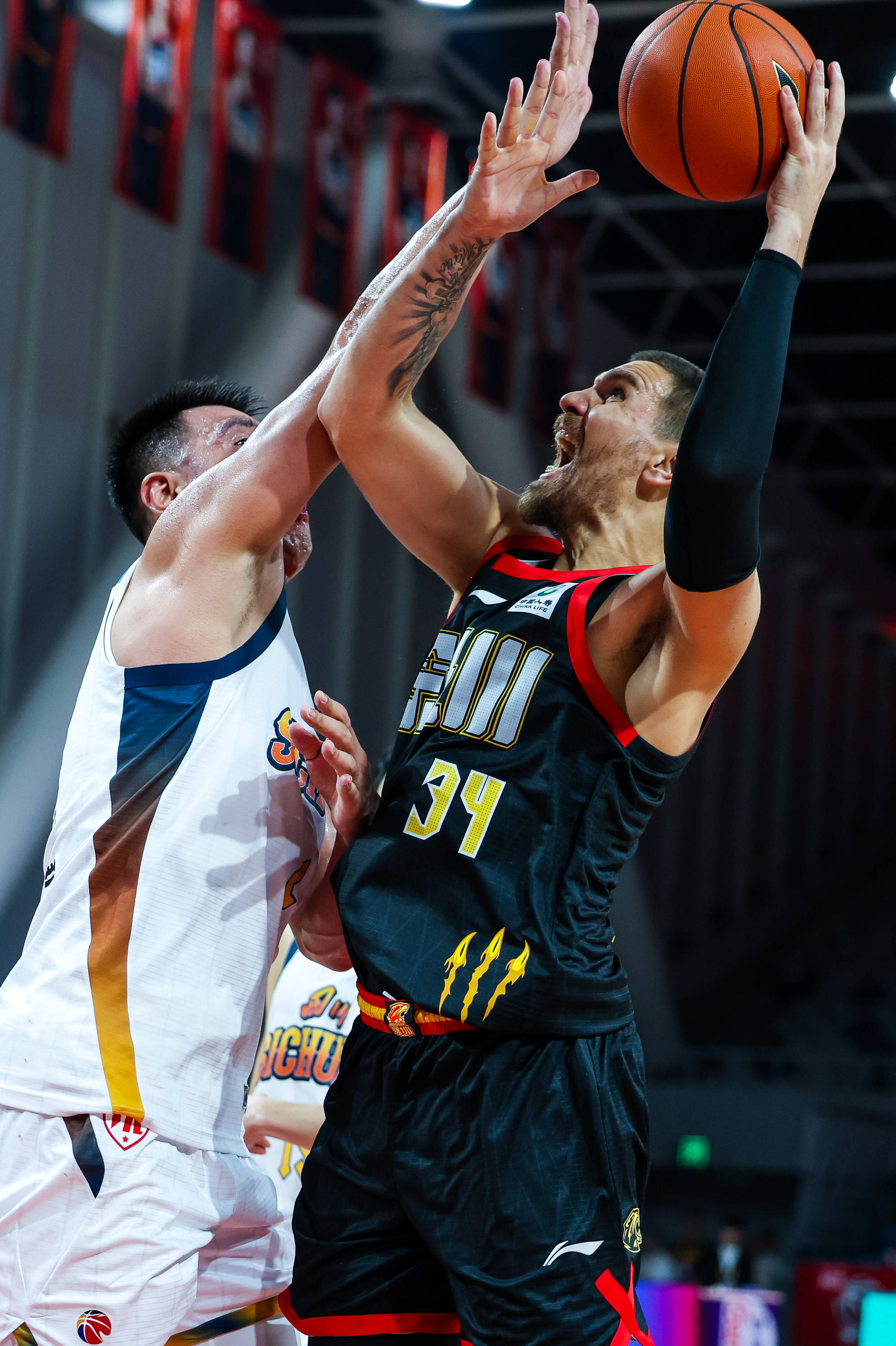 九游体育娱乐-从深圳男篮赛前完成体检到波尔图今晚远射贴柱，赛前犹他爵士官宣签约